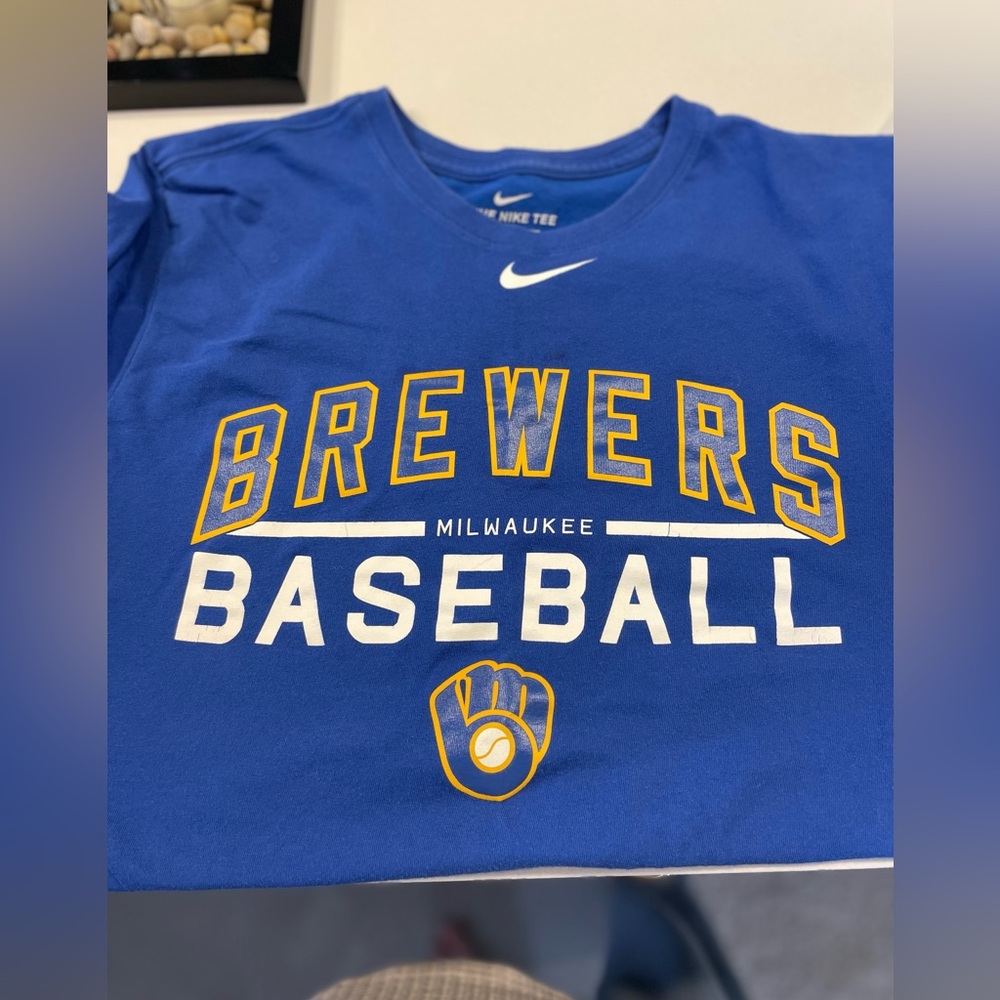 Milwaukee Brewers tshirt